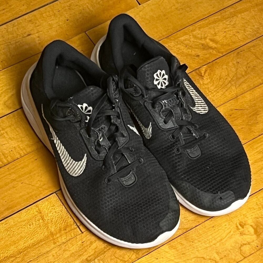 Nike Flex Experience Run 11 Next Nature Black/White Size 11.5